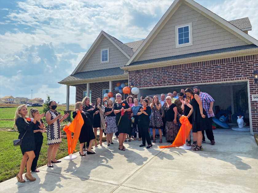 Wan Bridge Unveils First Lakeside Build-to-Rent Community in Texas
