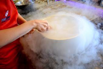 Liquid nitrogen ice cream store opens in Magnolia