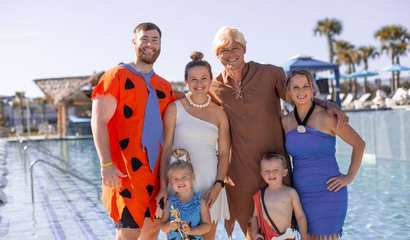 /images/newsimage/10761/410x240/Halloween_Family.jpg