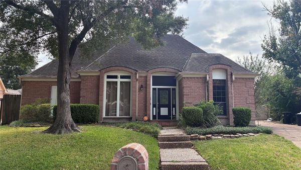 11515 Inwood Dr